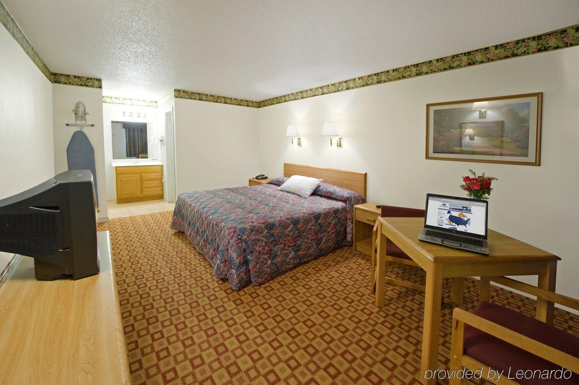 Americas Best Value Inn Weatherford Room photo